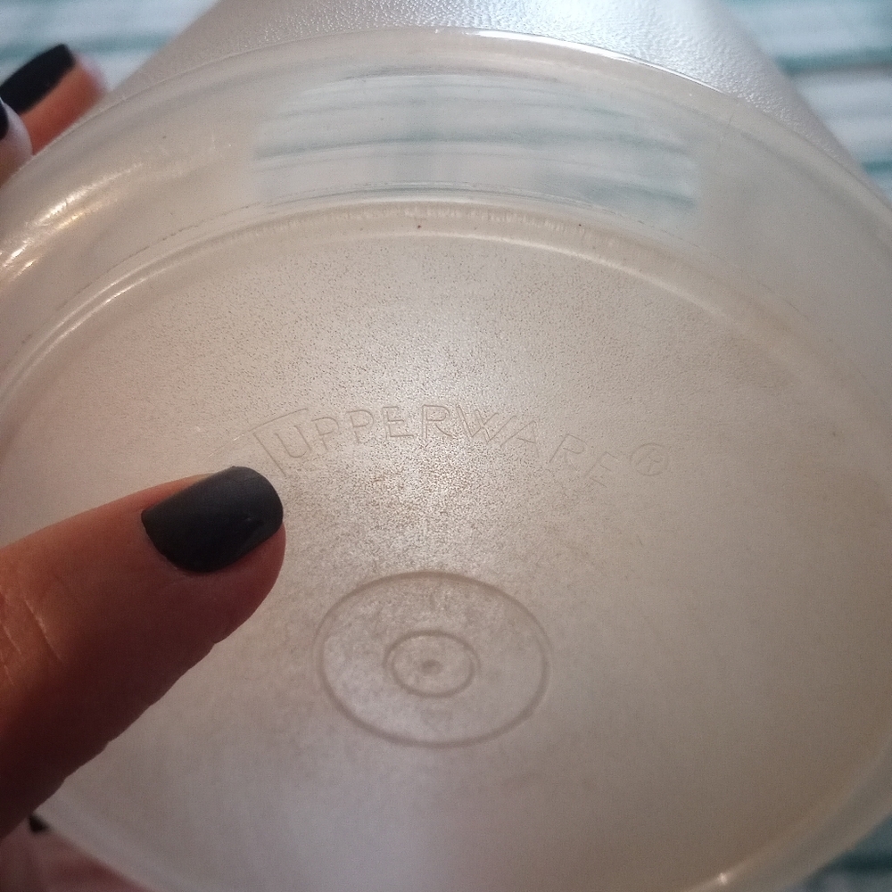 Tupperware - Picture 3 of 4
